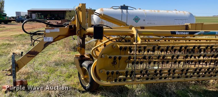 image for item DN0028 Vermeer R2800  hay rake