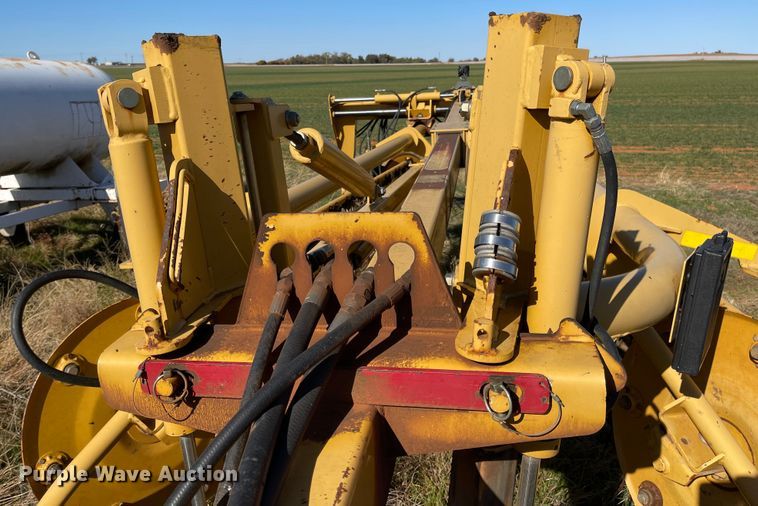 image for item DN0028 Vermeer R2800  hay rake