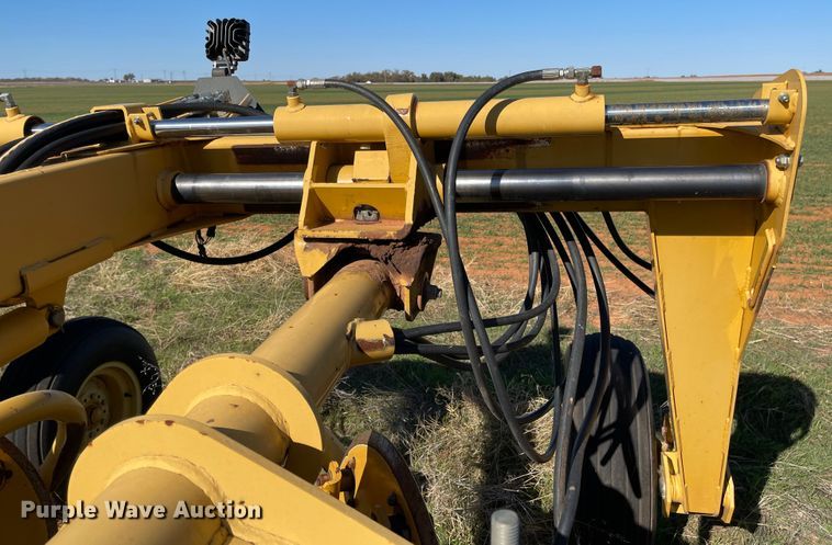 image for item DN0028 Vermeer R2800  hay rake