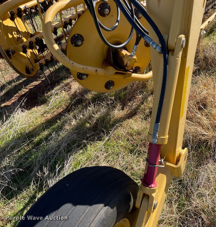 image for item DN0028 Vermeer R2800  hay rake