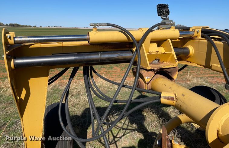 image for item DN0028 Vermeer R2800  hay rake