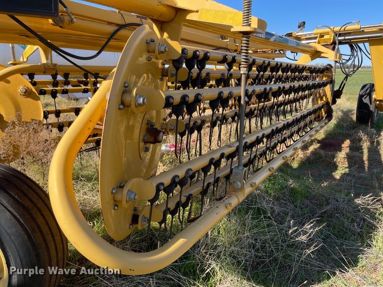 image for item DN0028 Vermeer R2800  hay rake