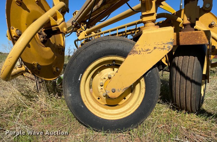 image for item DN0028 Vermeer R2800  hay rake