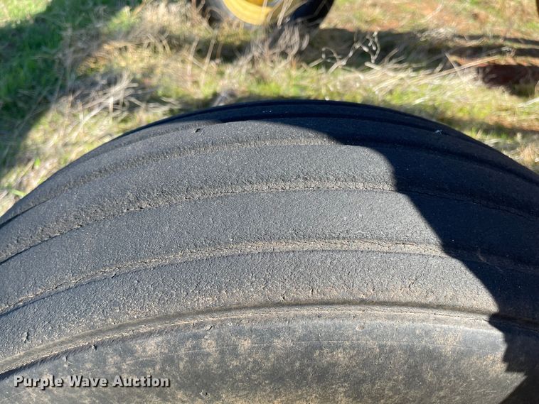 image for item DN0028 Vermeer R2800  hay rake