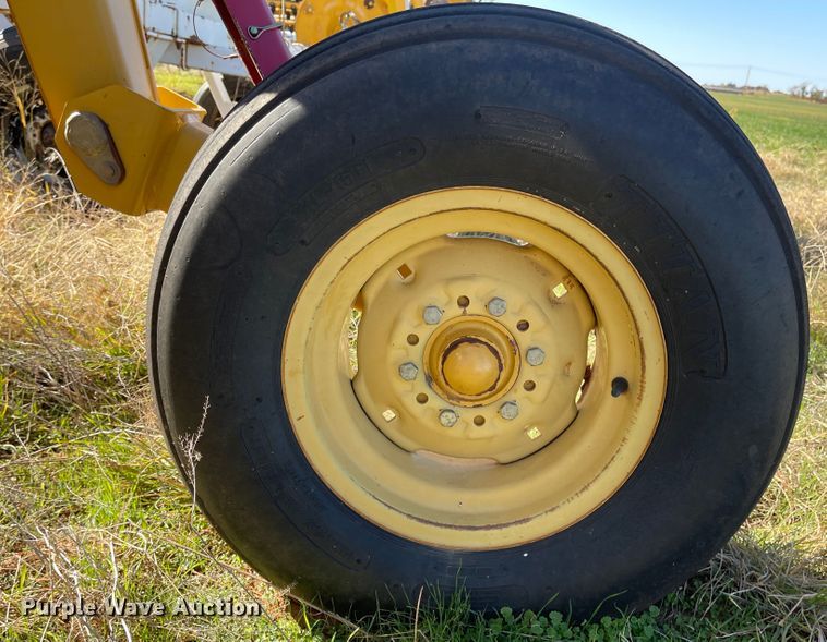 image for item DN0028 Vermeer R2800  hay rake