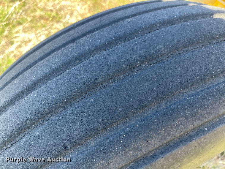 image for item DN0028 Vermeer R2800  hay rake