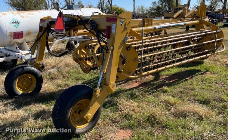 image for item DN0029 Vermeer R2800  hay rake