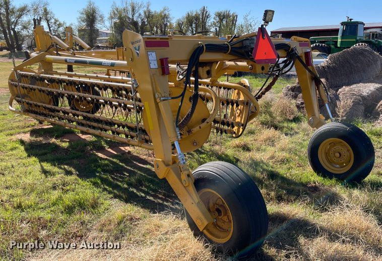 image for item DN0029 Vermeer R2800  hay rake