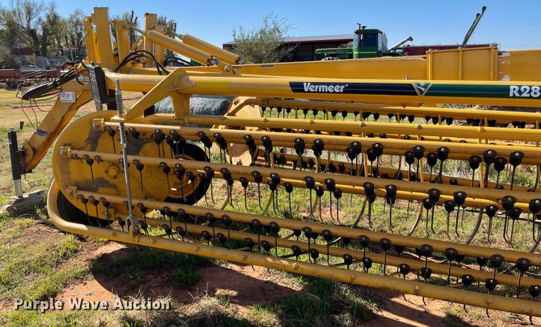 image for item DN0029 Vermeer R2800  hay rake