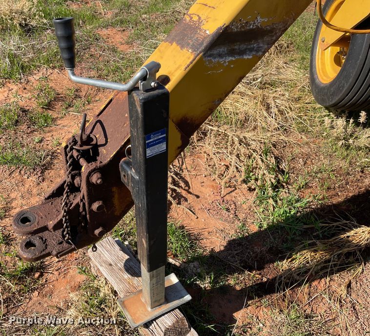 image for item DN0029 Vermeer R2800  hay rake