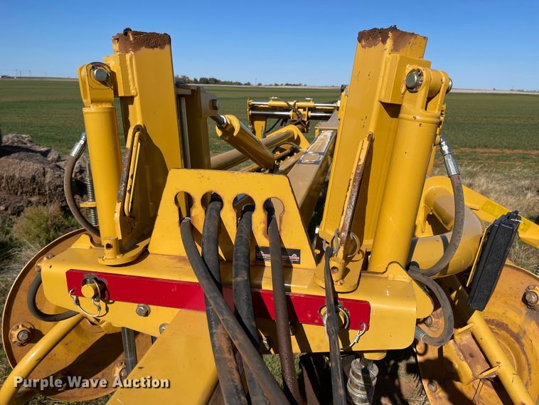 image for item DN0029 Vermeer R2800  hay rake