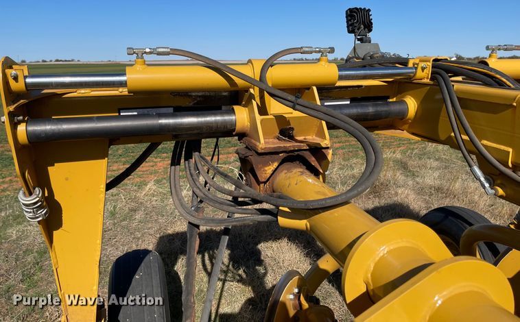 image for item DN0029 Vermeer R2800  hay rake