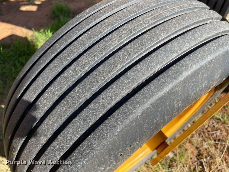 image for item DN0029 Vermeer R2800  hay rake