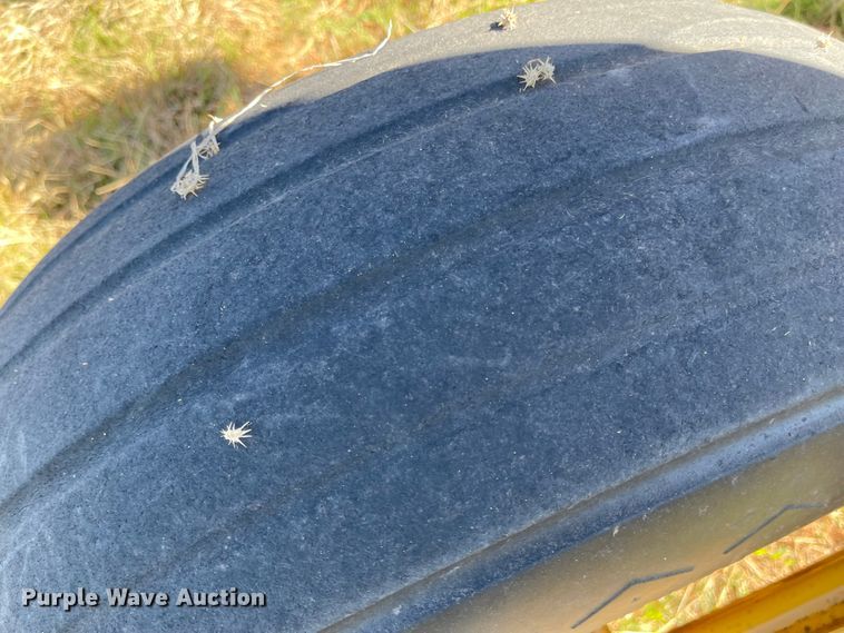 image for item DN0029 Vermeer R2800  hay rake