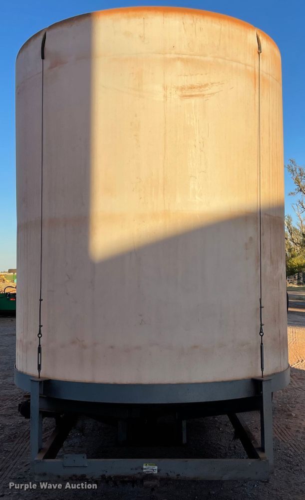 image for item DN0032 Cone bottom nurse tank trailer