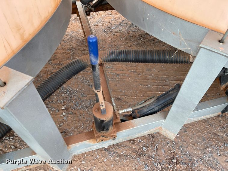 image for item DN0032 Cone bottom nurse tank trailer