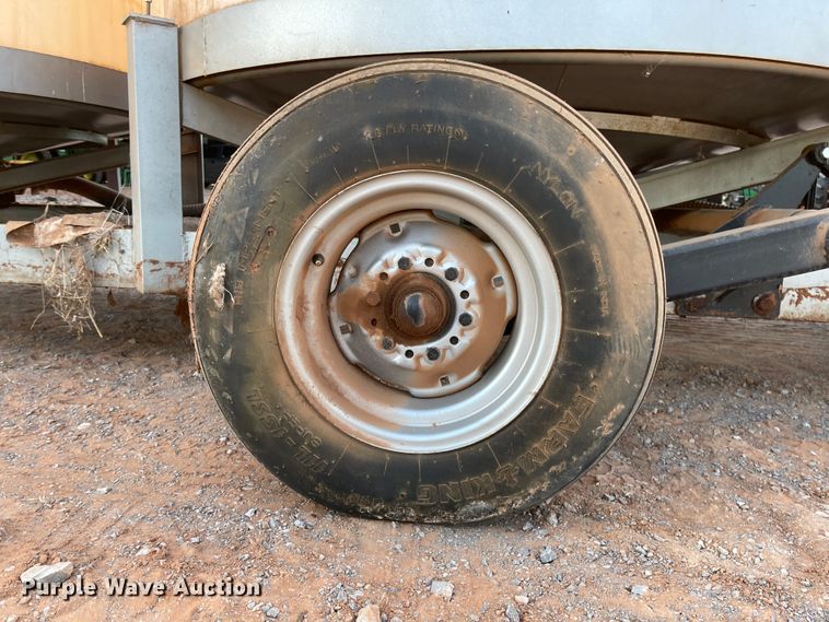 image for item DN0032 Cone bottom nurse tank trailer