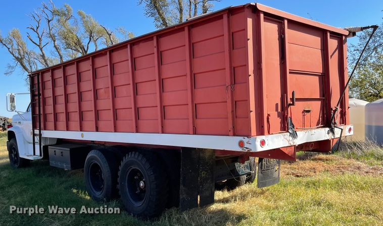 image for item DN0033 1976 GMC 6500  grain truck