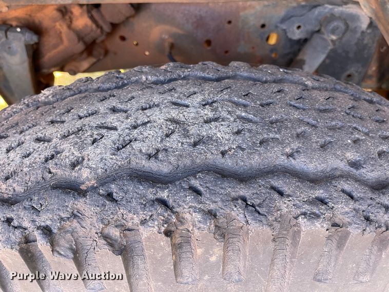 image for item DN0033 1976 GMC 6500  grain truck