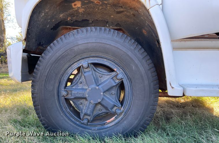 image for item DN0033 1976 GMC 6500  grain truck