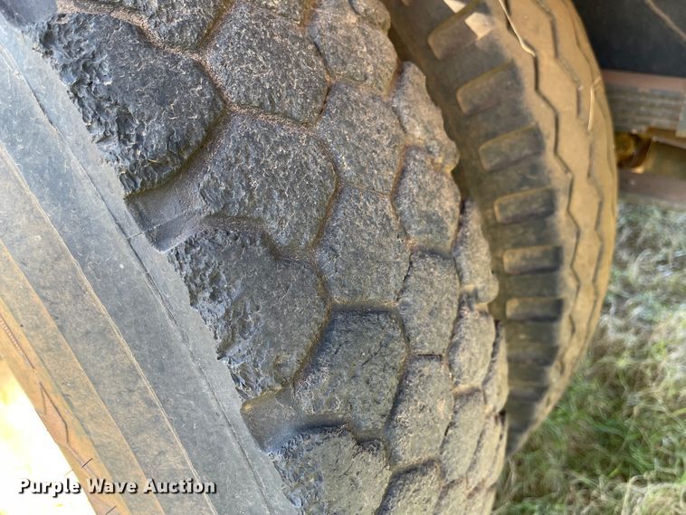 image for item DN0033 1976 GMC 6500  grain truck