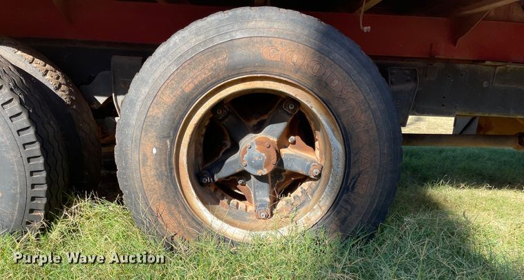 image for item DN0033 1976 GMC 6500  grain truck