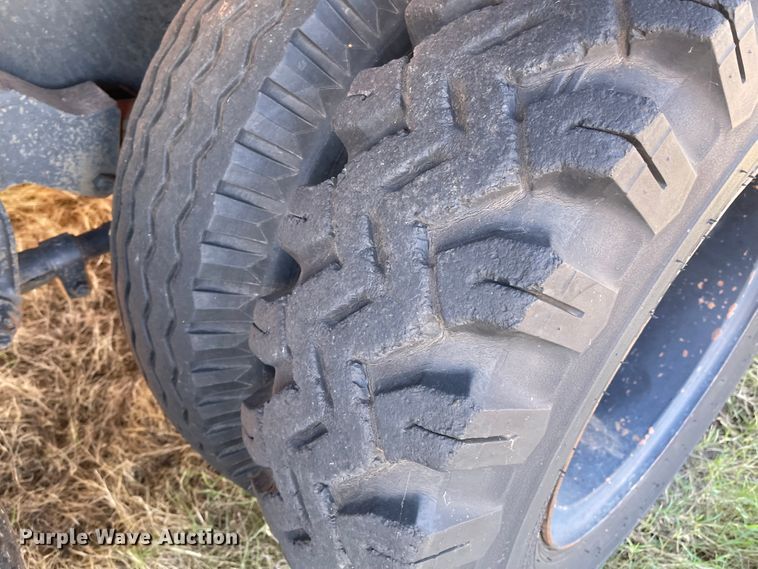 image for item DN0033 1976 GMC 6500  grain truck