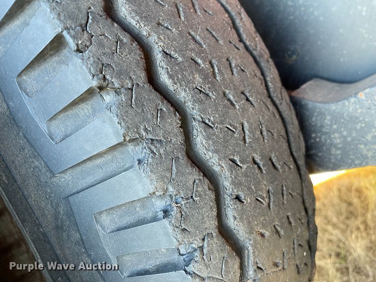 image for item DN0033 1976 GMC 6500  grain truck