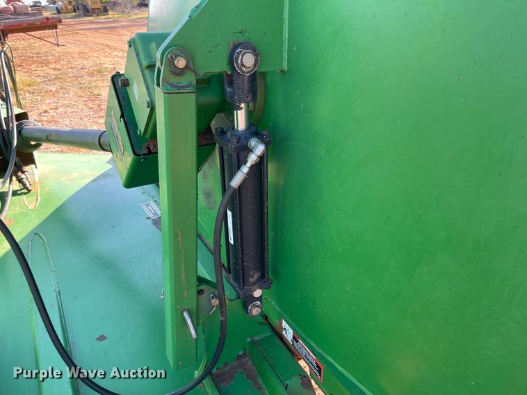 image for item DN0038 John Deere HX15  batwing rotary mower