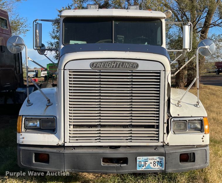 image for item DN0039 1992 Freightliner FLD120  semi truck