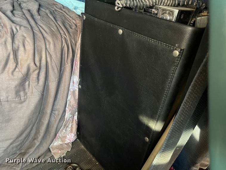 image for item DN0039 1992 Freightliner FLD120  semi truck