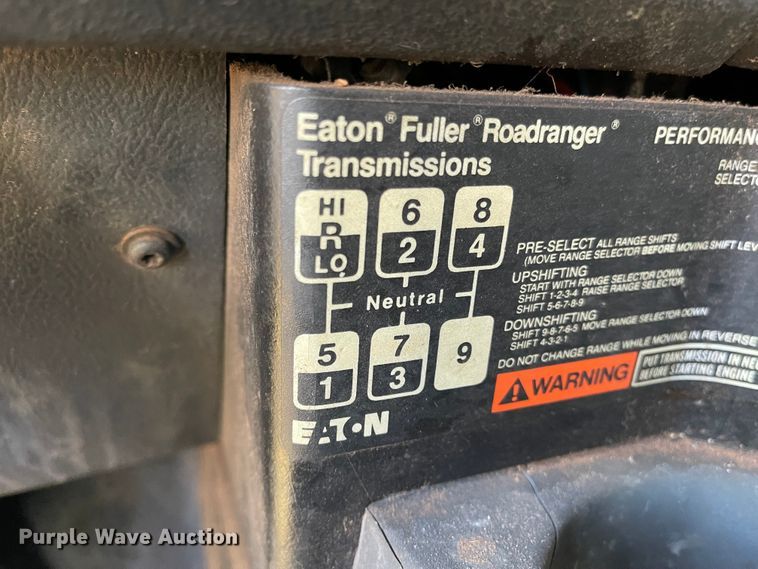 image for item DN0039 1992 Freightliner FLD120  semi truck