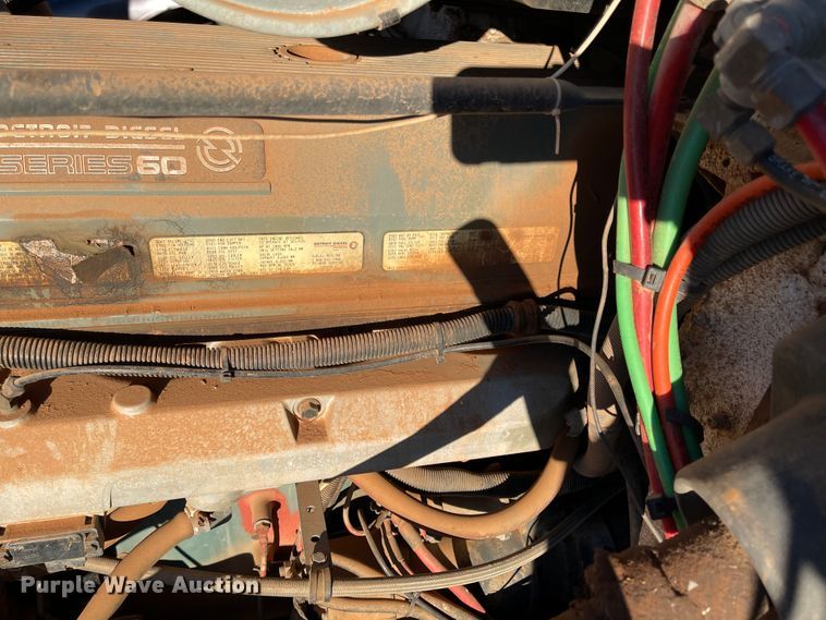 image for item DN0039 1992 Freightliner FLD120  semi truck