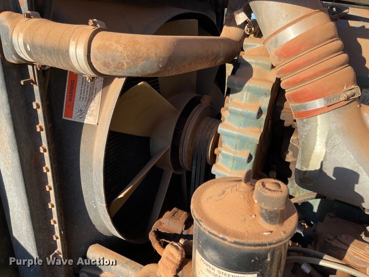 image for item DN0039 1992 Freightliner FLD120  semi truck