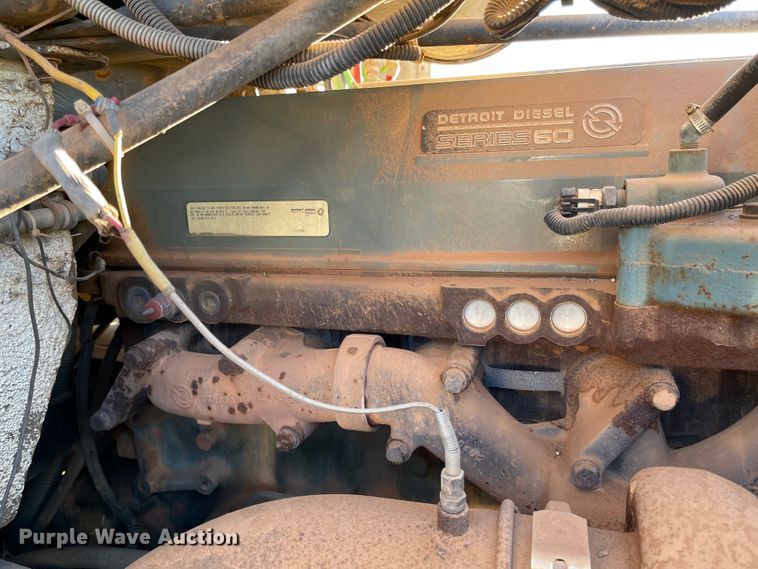 image for item DN0039 1992 Freightliner FLD120  semi truck