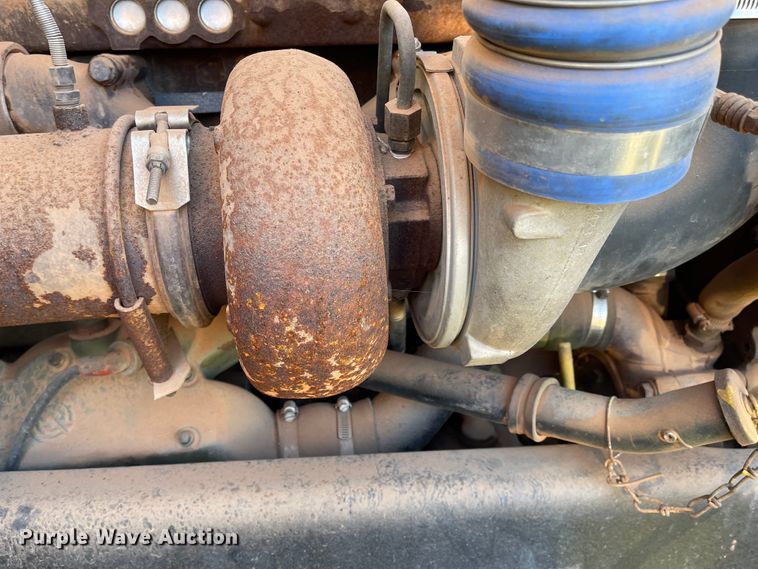 image for item DN0039 1992 Freightliner FLD120  semi truck