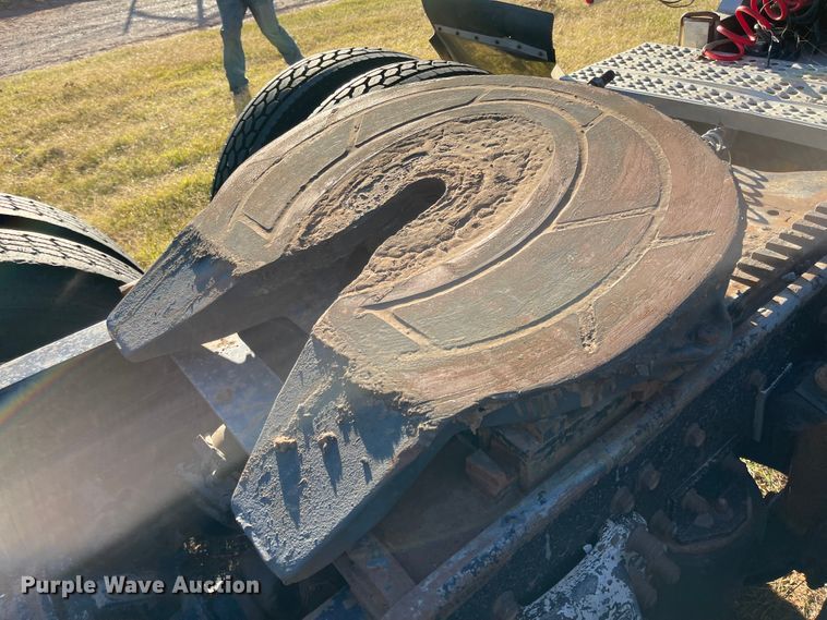 image for item DN0039 1992 Freightliner FLD120  semi truck