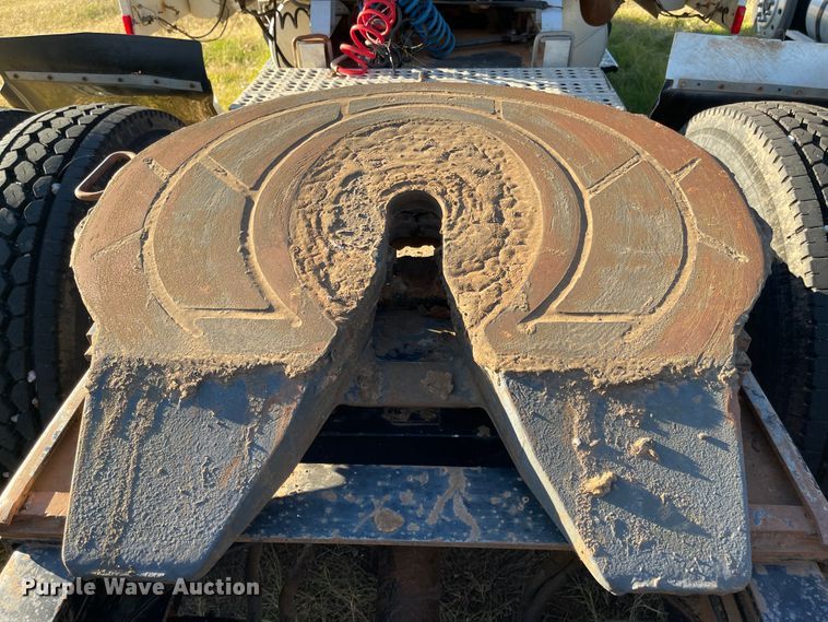 image for item DN0039 1992 Freightliner FLD120  semi truck