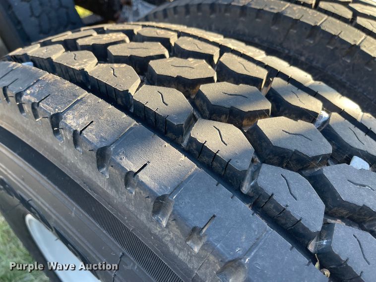 image for item DN0039 1992 Freightliner FLD120  semi truck