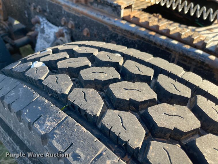 image for item DN0039 1992 Freightliner FLD120  semi truck