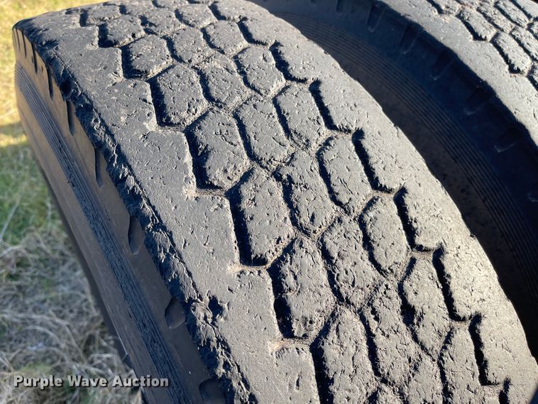 image for item DN0039 1992 Freightliner FLD120  semi truck