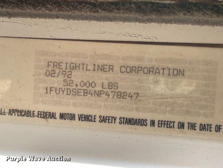 image for item DN0039 1992 Freightliner FLD120  semi truck
