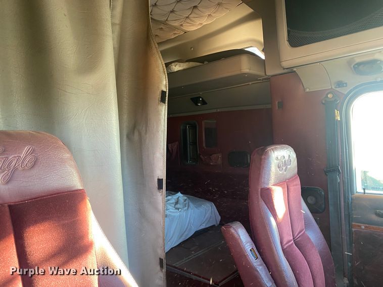 image for item DN0040 1995 International 9400  semi truck