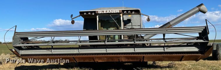 image for item DN0047 1982 Gleaner N7  combine