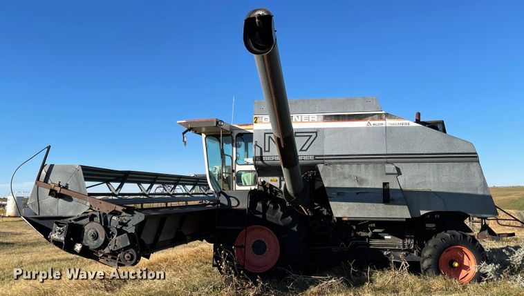 image for item DN0047 1982 Gleaner N7  combine
