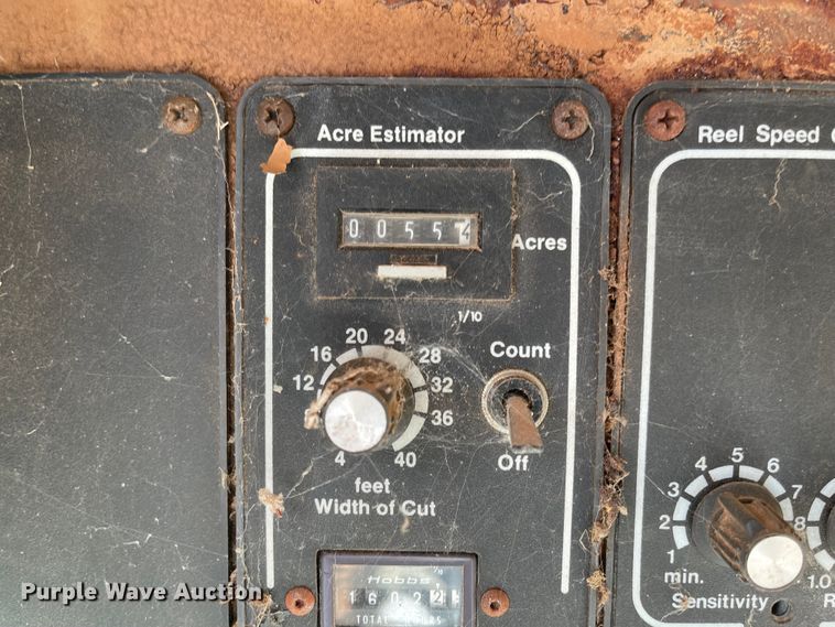 image for item DN0047 1982 Gleaner N7  combine