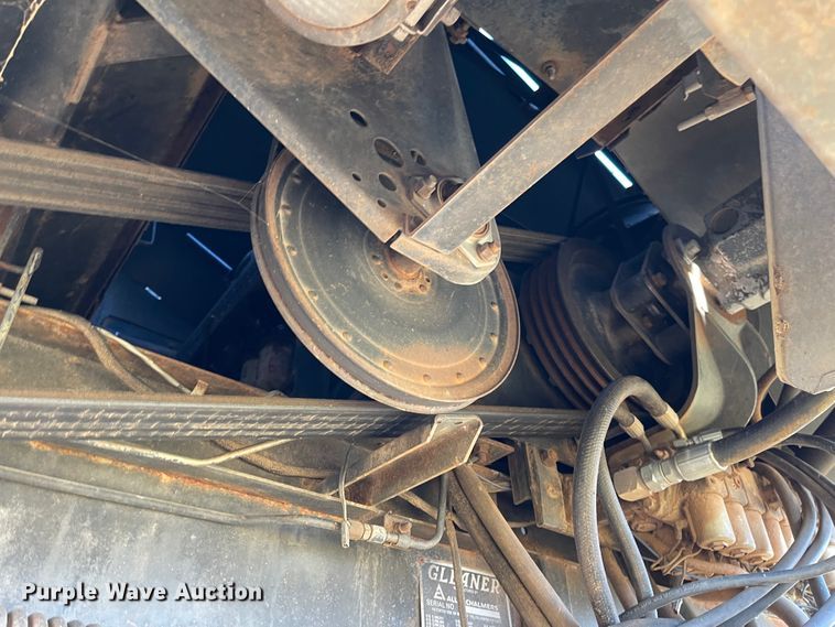 image for item DN0047 1982 Gleaner N7  combine