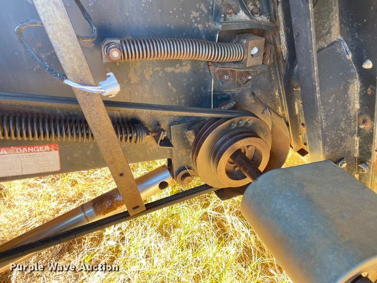 image for item DN0047 1982 Gleaner N7  combine