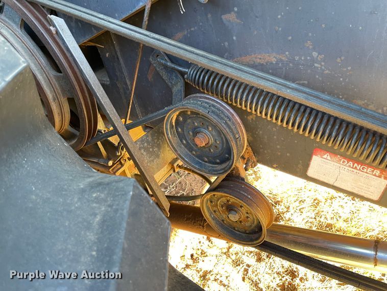 image for item DN0047 1982 Gleaner N7  combine