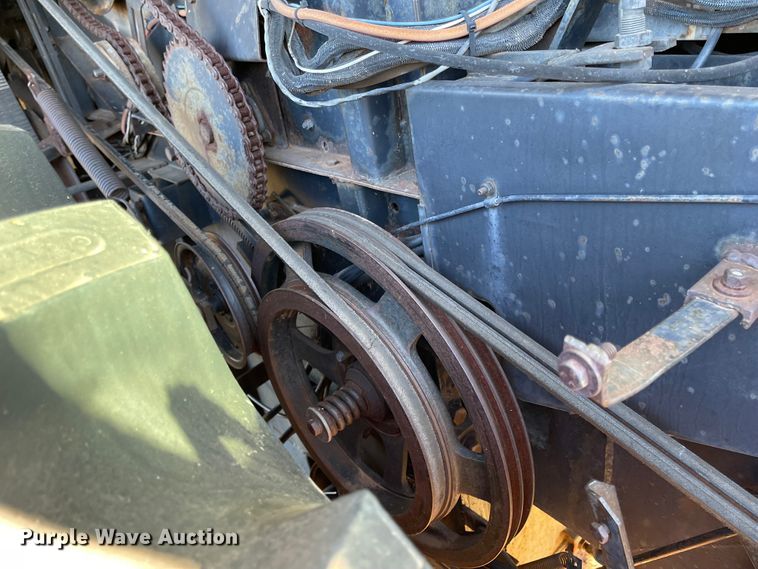 image for item DN0047 1982 Gleaner N7  combine